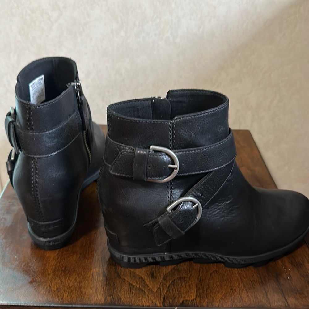 Black Sorel Joan of Ark Wedge Boot size 10